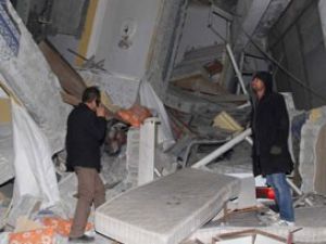 9 uçak deprem için Van'a uçuyor