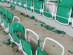 Antalyaspor Taraftarından Milli Stada Zarar