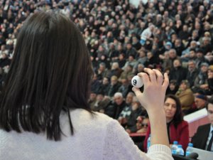 TOKİ'de kura heyecanı