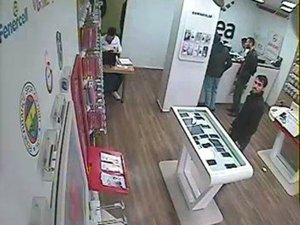 Cep Telefonu Hırsızı Kameraya yakalandı