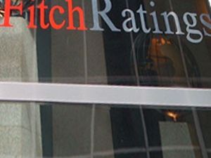 Fitch Kredi notunu indirdi