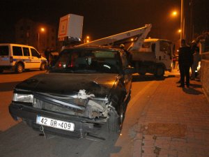 Trafik Kazası Mahalleyi Elektriksiz Bıraktı