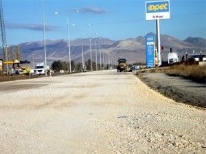 Karapınar Çevre yolunda bakım çalışması yapılıyor