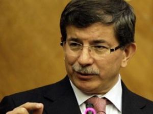 Davutoğlu, İngiltere ve İran'ı aradı