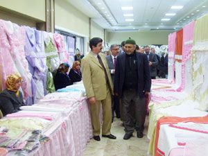 Emeklerini yardıma harcıyorlar
