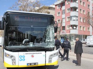 Konya’da kırmızı ışıkta zincirleme trafik kazası