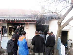 Sobadan çıkan kıvılcım evi kül etti