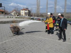 Şehitler Ortaokulunda Deprem Ve Yangın Tahliye Tatbikatı