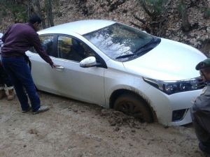 Dağ Başında Mahsur Kalan 2 Kuveytliyi Jandarma Kurtardı