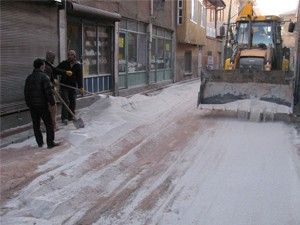 Karatayda sokaklar parke ile güzelleşiyor