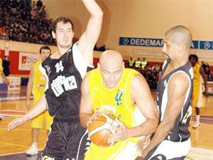 Üniversitespor evinde farklı:91-83