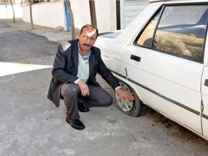 2 otomobilin lastikleri kesildi