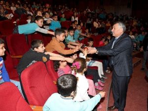 ‘kırda Bir Yaz Sabahı’ Minik İzleyicilere Perde Dedi