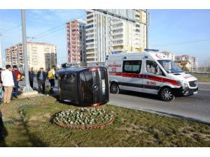 İki Aracın Kafa Kafaya Çarpıştığı Kazada Şans Eseri Kimse Yaralanmadı