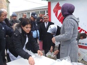 Kulu Belediyesi aşure dağıttı