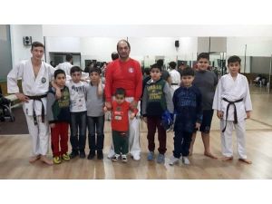 Dumesf’ten Çocuklarda Spor Bilinci Ve Spor Kardeşliği Projesi