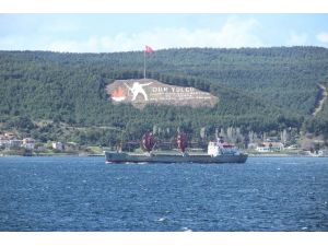 Rus Askeri Kargo Gemisi Çanakkale Boğazı’ndan Geçti