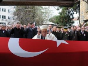 Şehit asteğmen toprağa verildi