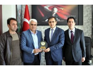 Sincik Gönüllüleri Spor Kulübünden Kaymakam Sağ’a, Plaket