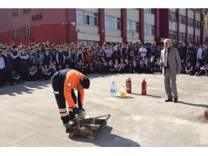 İmam Hatip Lisesi Öğrencileri Yangın Ve Kurtarma Tatbikatını Başarıyla Gerçekleştirdi