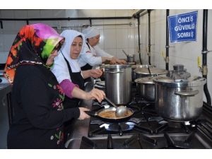 Bu Lokantada Kadın Hakimiyeti Var