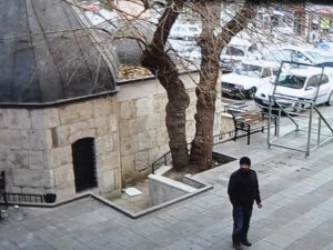 Otomobilden "Sinyal Kesici Cihaz"La Hırsızlık