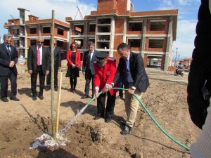 Barış Heykeli Açıldı, Barış İçin Fidan Dikildi