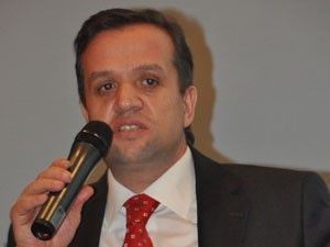 Yerel basının ihtiyacı olan yeni bir elbise dikilmeli