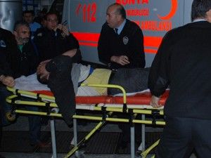 Sedyedeki yaralıya tekme tokat saldırdılar