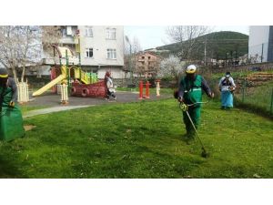 İzmit Belediyesi’nden Parklarda Yoğun Çalışma