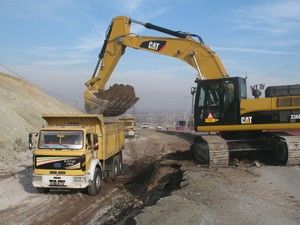 Meram'da yollar genişletiliyor