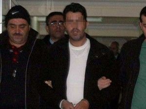 Arkadaşını bıçaklayıp gasp eden zanlı yakalandı