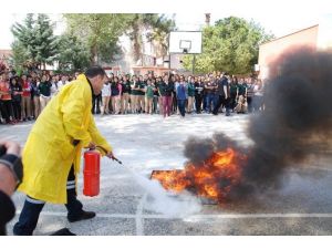 Silifke’de Lise Öğrencileri Yangın Tatbikatı Yaptı