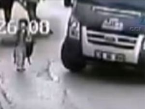 Feci kaza saniye saniye kamerada