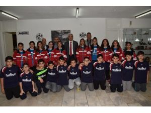 Futsal Ve Voleybol Takımı, Başkan Yardımcı Kula’yı Ziyaret Etti