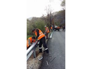 Yalova’da Köy Yollarına Çelik Bariyer