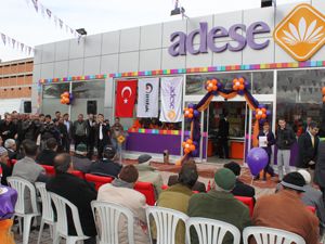 Adese, her yerde