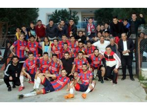 Başkan Ozan, Şampiyon Karpuzlu Belediyespor’u Kutladı