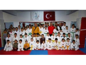 Taekwondocular Kuşaklarına Kavuştu