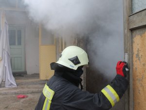 Suriyeli Sığınmacıların Kaldığı Evde Yangın Paniği