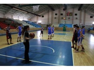 Gençler Basketbol Müsabakaları Başladı