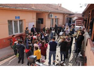 Öğrencilerden, Edirne Belediye Bandosu’na Ziyaret