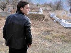 Mesut Özil, dedesinin mezarında