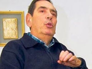 Mezar yeri babasının yanı