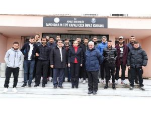 Bandırmaspor Cezaevini Ziyaret Etti