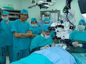 Meram Tıpta canlı katarakt ameliyatı