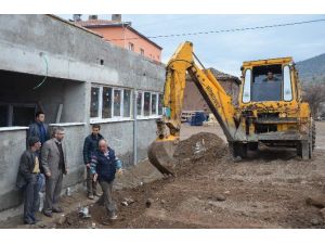 Sarıcakaya’da Yemekhane Yapımı Sürüyor