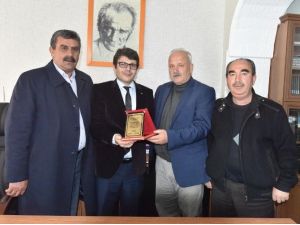 Müftü İmamoğlu’na Teşekkür Plaketi