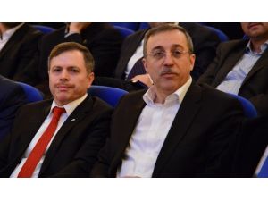 Uşak Üniversitesi’nde Gençlik Ve Şehadet Konferansı