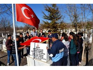 Yazıhüyük Kasabasında Şehitler Mezarları Başında Anıldı